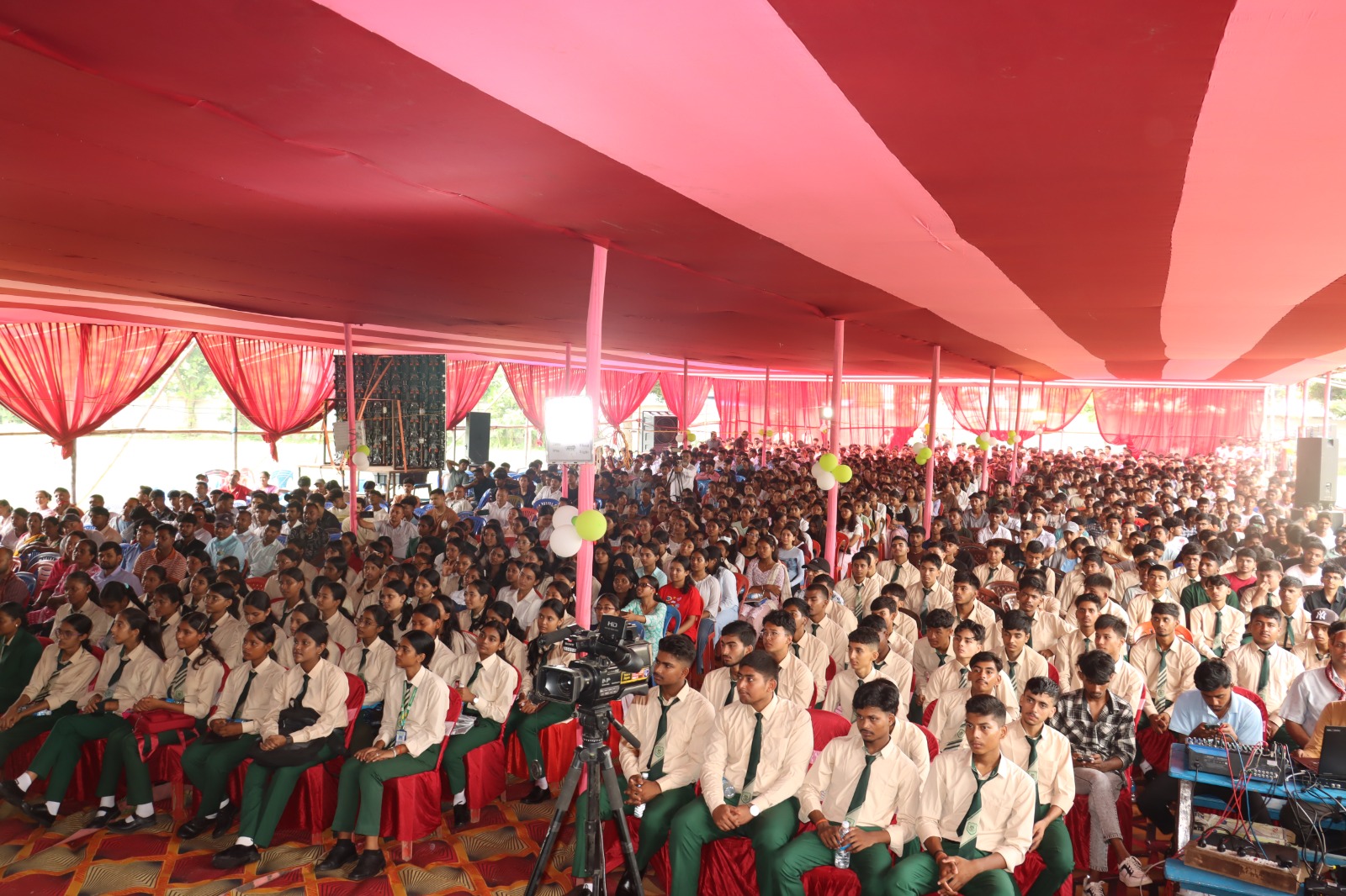 अरनिको कलेजमा विद्यार्थीको आकर्षण, ११ सय बढी विद्यार्थीलाई अभिमुखिकरण