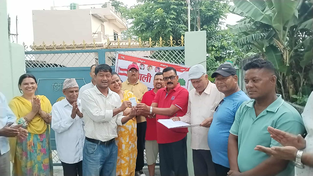कांग्रेस विराटनगर ४ का कार्यकर्तामा उत्साह,क्रियाशिल सदस्यताको प्रमाणपत्र वितरण अभियान जारी