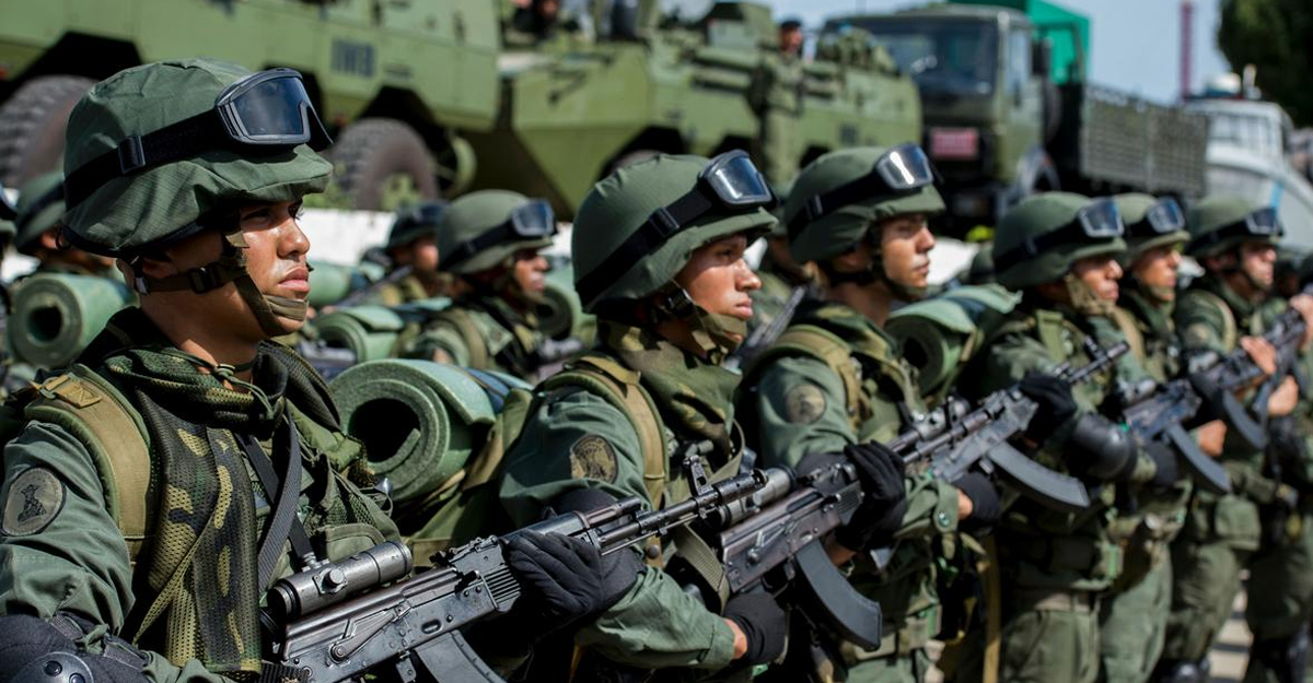 अमेरिकाले क्यारेबियन क्षेत्रमा युद्धपोत तैनाथ गरेपछि भेनेजुएलाले तीव्र पार्‍यो सैन्य परिचालन