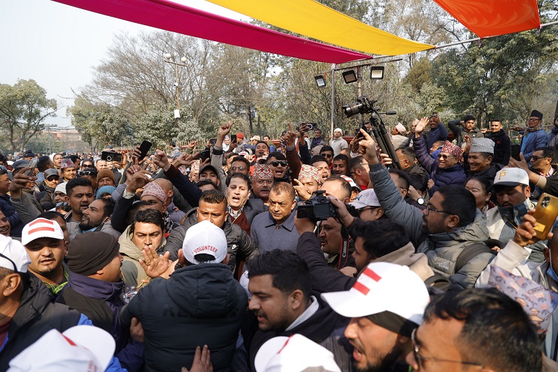 कांग्रेसमा विवाद मिलाउने प्रयास चल्दै