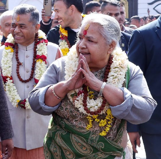 प्रधानमन्त्री कार्कीले पशुपतिमा गरे विशेष रुद्राभिषेक