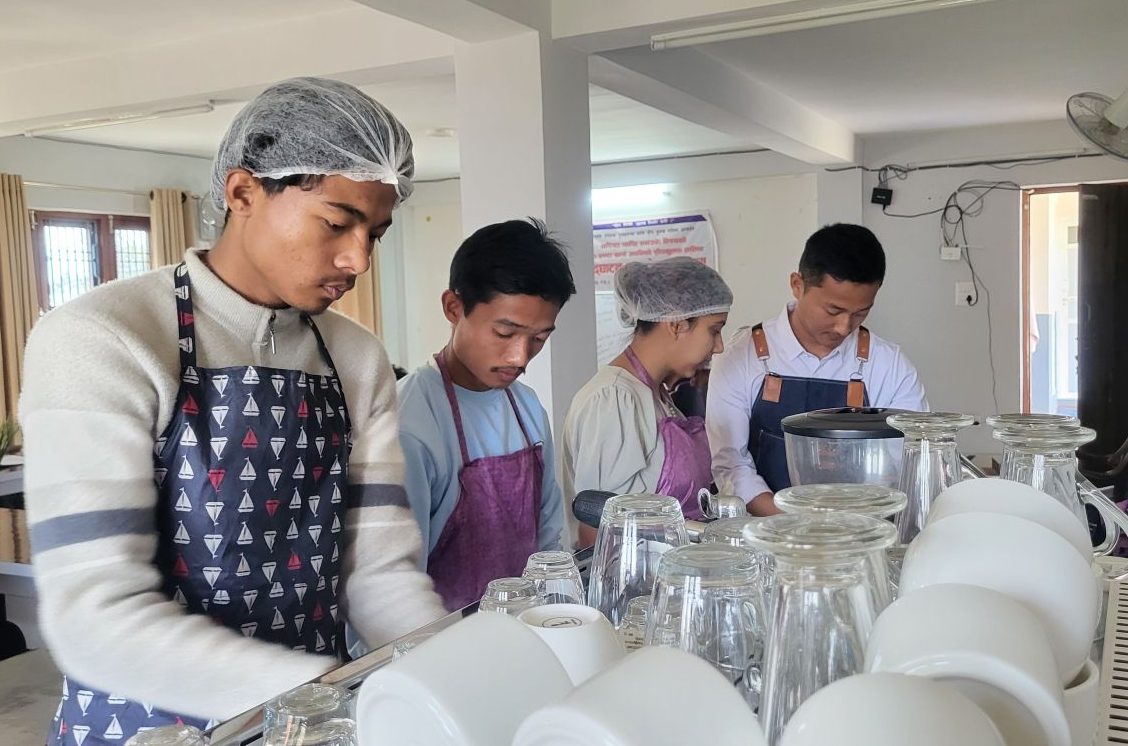 युवा र कफी: सुगन्धमा सिंगारिएका आशा