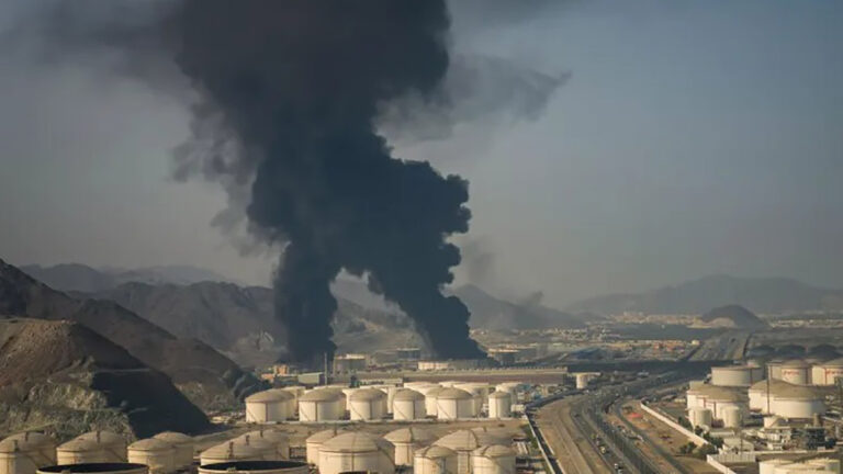 मध्यपूर्व तनाव चुलियो: दुबईमा ड्रोन आक्रमण, तेल आपूर्ति जोखिममा