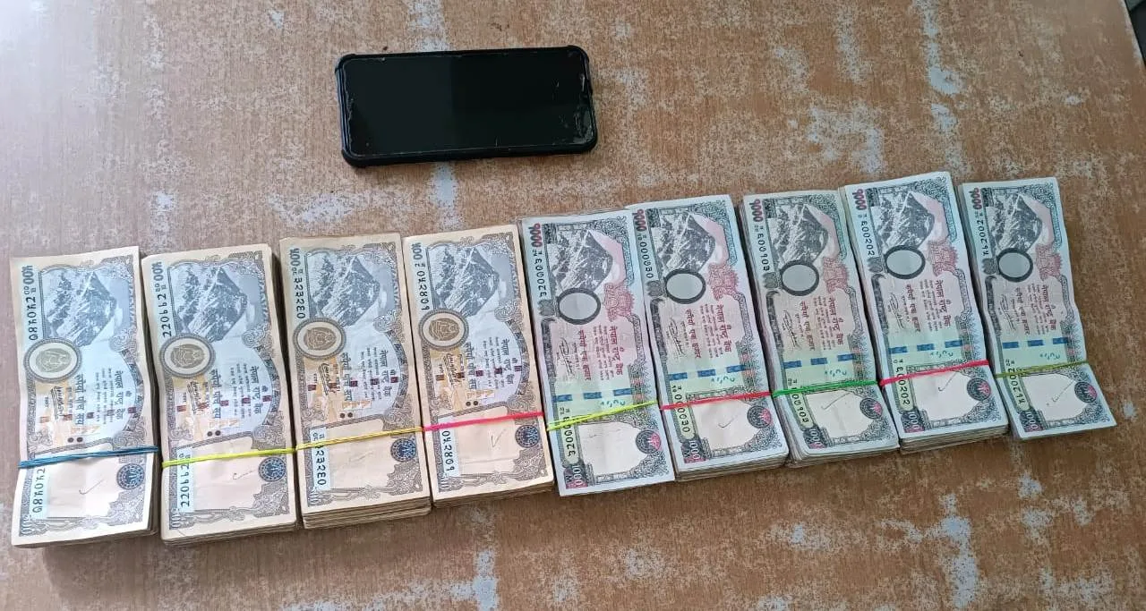 विराटनगरमा स्रोत नखुलेको ५ लाखभन्दा बढी रकम बरामद, भारतीय नागरिक पक्राउ