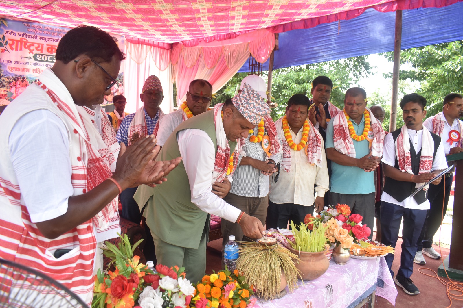 उराउँ समुदायका मानिसहरुले करम पूजा बडो धुमधामका साथ मनाएकोछ